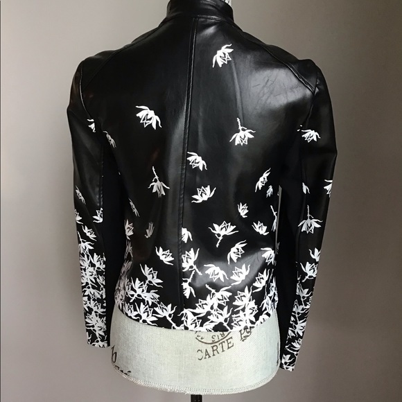 Stunning leather look jacket - Picture 2 of 11